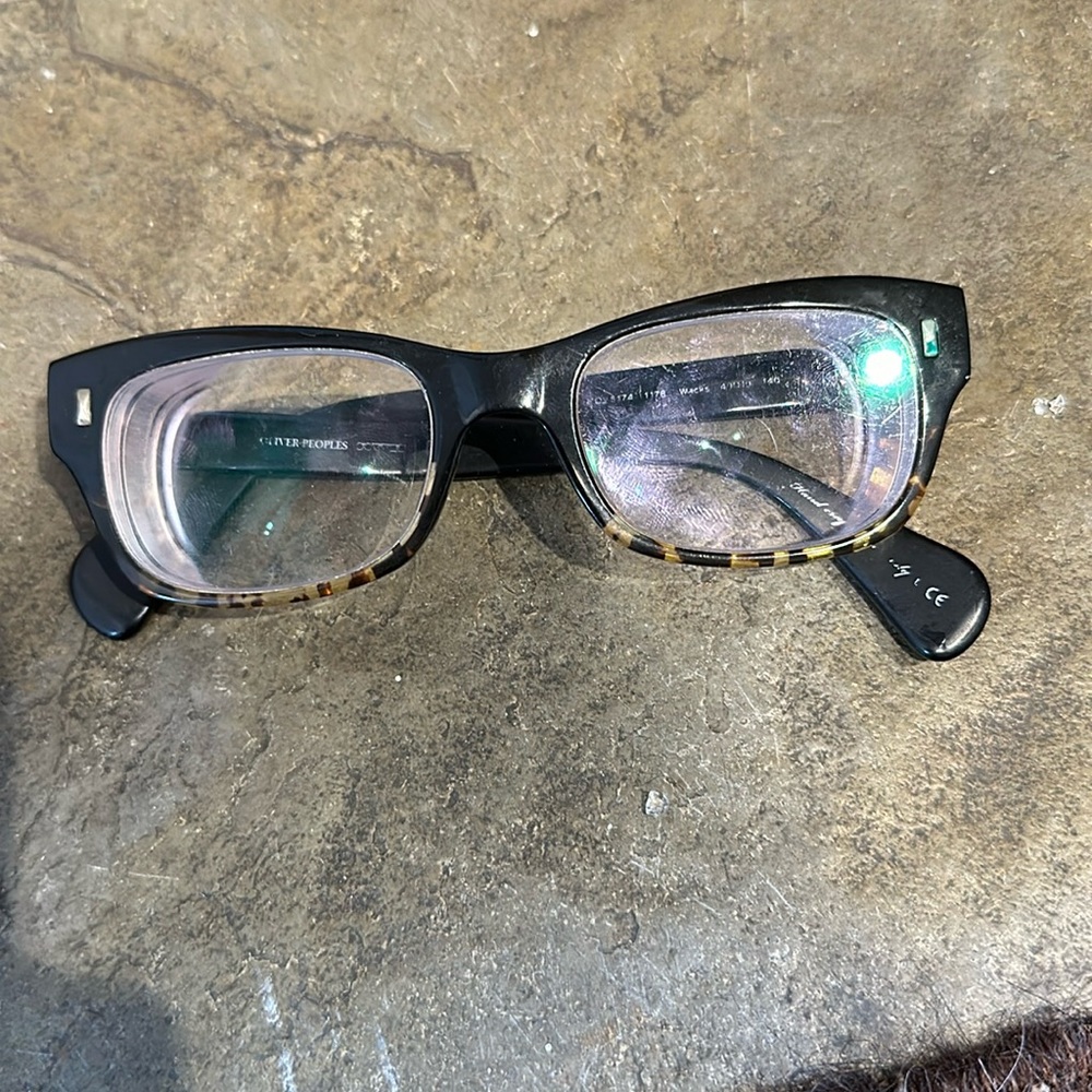 Oliver People’s 2 tone glasses